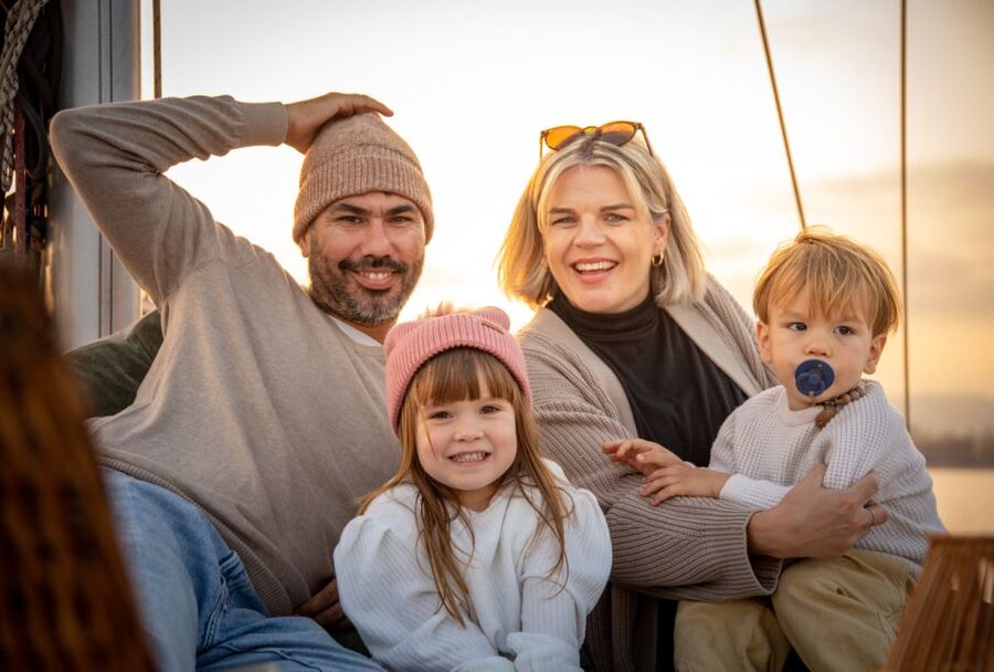 Barcelona : 2 hours Sailing tour with snacks and drinks - Snacks, drinks, and the winter setup