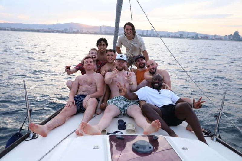 Barcelona 2h private sailing tour for 11 with local Skipper - The five-minute safety briefing