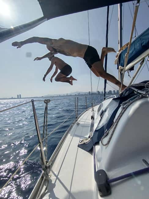 Barcelona Badalona : Sailboat Tour, Snacks, Drinks, Swimming - Practical details that affect your choice