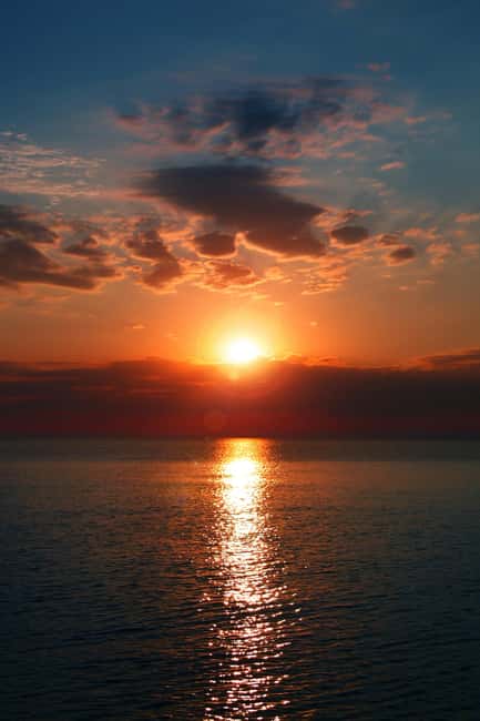 Barcelona Badalona : Sailboat Tour, Snacks, Drinks, Swimming - Families, couples, and special occasions