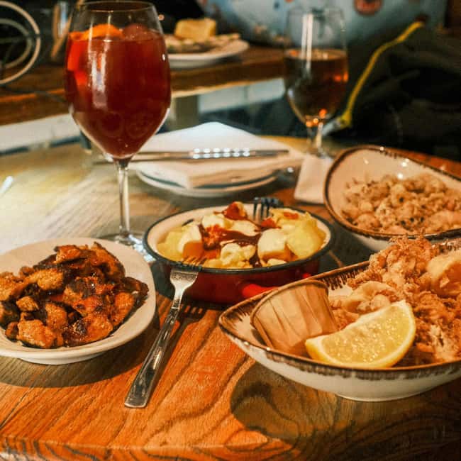 Barcelona: El Born Tapas Tour and Sailing Cruise - Key Points