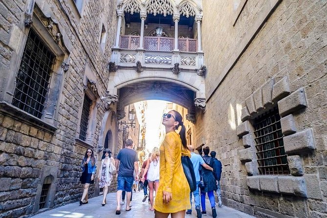 Barcelona Helicopter, Sailboat & Old Town Private Walking Tour - Starting at Roger de Llúria