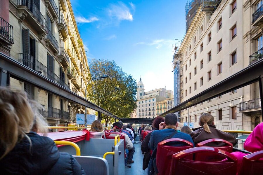 Barcelona: Hop-On Hop-Off Bus with Sailing Cruise - Who should book this experience?