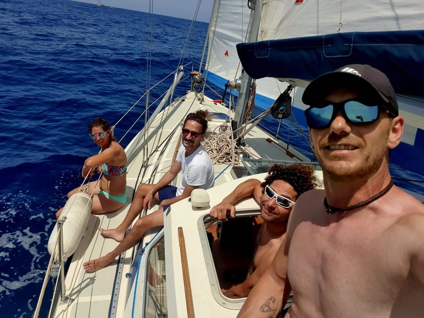 Barcelona: Private sailing experience, excursions lasting 2h - Sailing along Barcelona’s coast