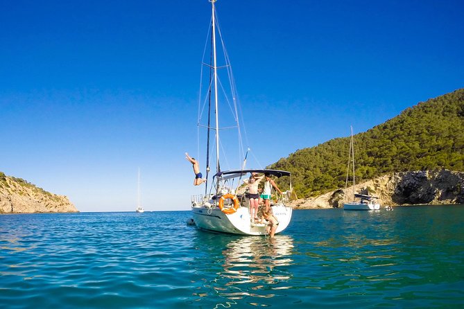 Barcelona Private Sailing Tour with Drinks for Family and Friends - Which captain might you get?