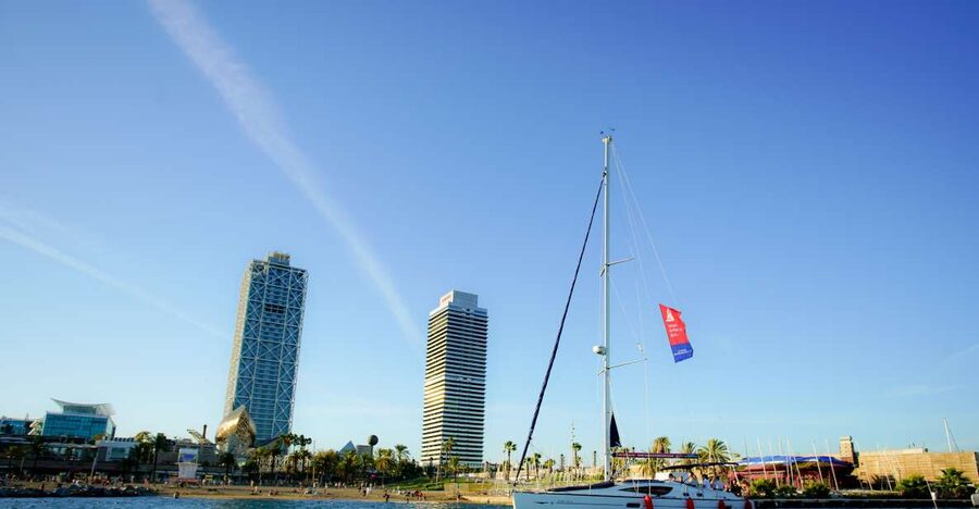 Barcelona: Private Yacht Sailing Tour - Snacks, cava, and an easygoing deck