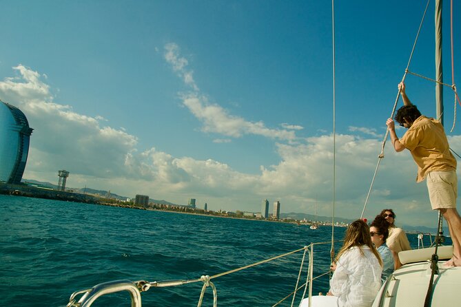 Barcelona Sailing Experience 2 hs w/Premium Snacks & Drinks - Who will enjoy this sailing most