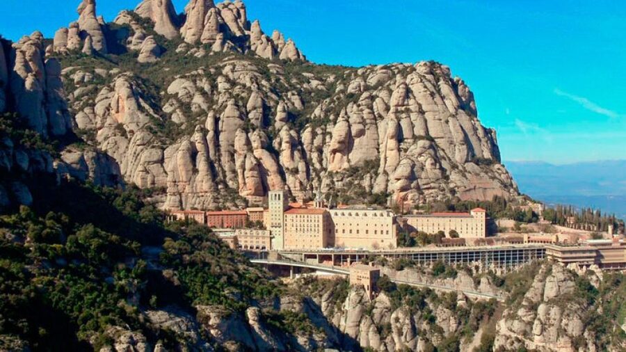 Barcelona: Sailing Experience and Montserrat Tour - Two Catalan highlights in one eight-hour day
