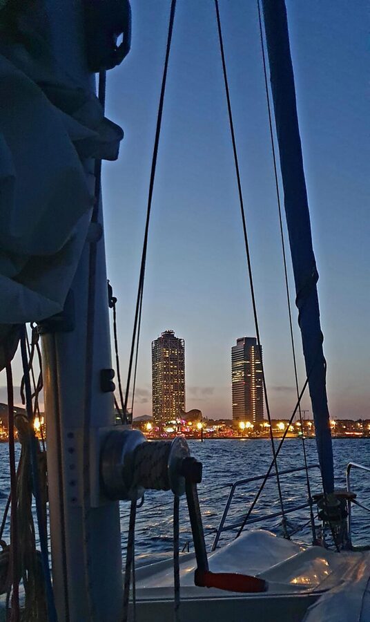 Barcelona: sailing experience, excursions lasting 2h - Who will enjoy the Vaporetto most?