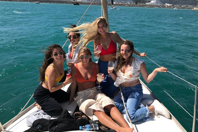 Barcelona Sailing: Light Snacks & Open Bar with Private Option - Why this two-hour sail works so well in Barcelona
