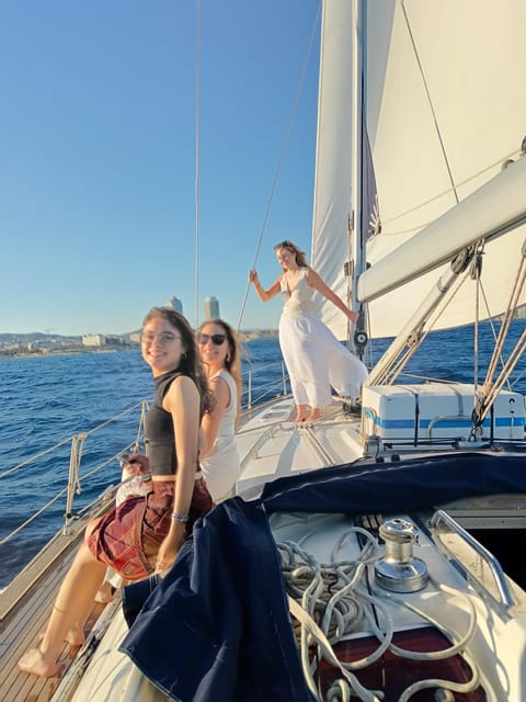 Barcelona: Sailing tour - What this Barcelona sailing trip actually gives you