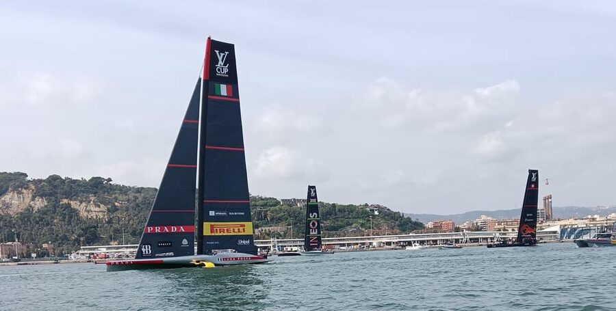 Barcelona: Sailing tour - The first part of the route, Barcelona from the sea