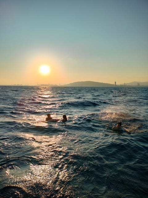 Barcelona: Sailing tour - Swimming in the Mediterranean, if the weather allows