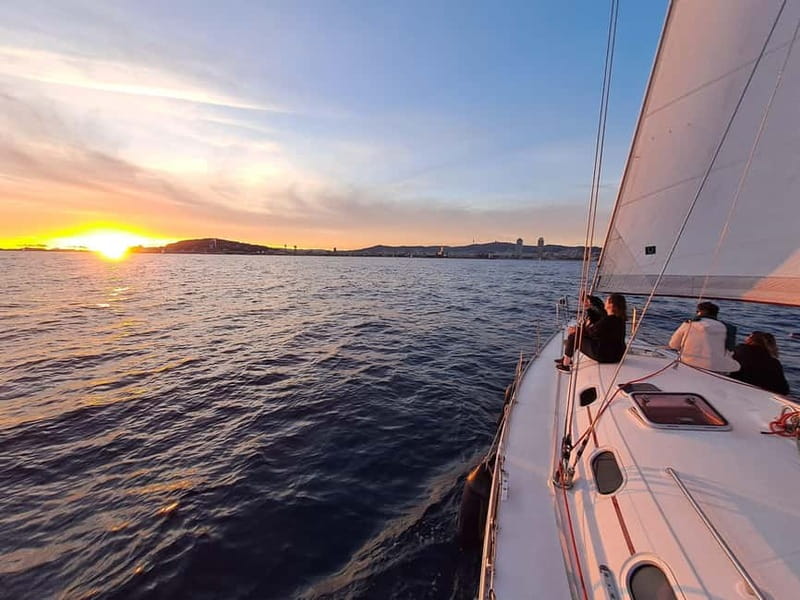 Barcelona: Sailing Tour with Drinks and Snacks - The 30-minute Mediterranean swim stop