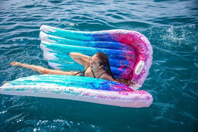 Barcelona Sailing Tour with Swimming, Snacks and Drinks - Seeing Hotel W, Montjuïc, and Port Vell offshore