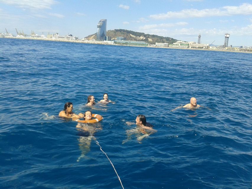 Barcelona: Sailing Tour with Vermouth and Drinks - Drinks and snacks: what the price really covers
