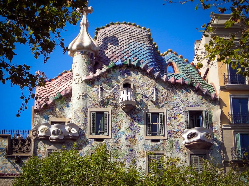 Barcelona: Sailing Trip, Sagrada Familia, and Casa Batlló - Key points to know before booking