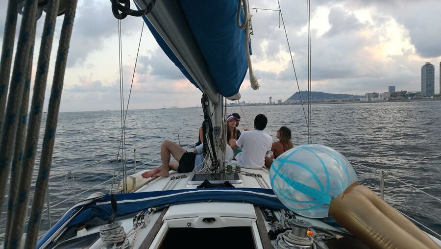 Barcelona: Sailing Trip with Drinks and Snacks - A 30-minute pause for swimming, snacks, and photos