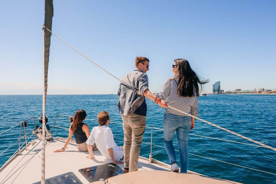 Barcelona: Sailing trip with GINTONIC workshop - A Sunset Cruise With a Gin Lesson First