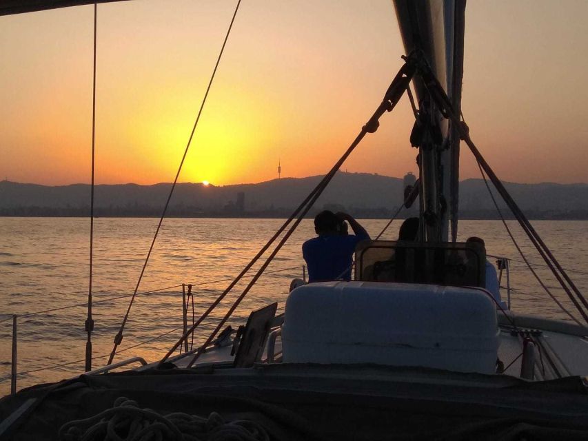 Barcelona: Sailing trip with GINTONIC workshop - Taking the Helm Under Supervision