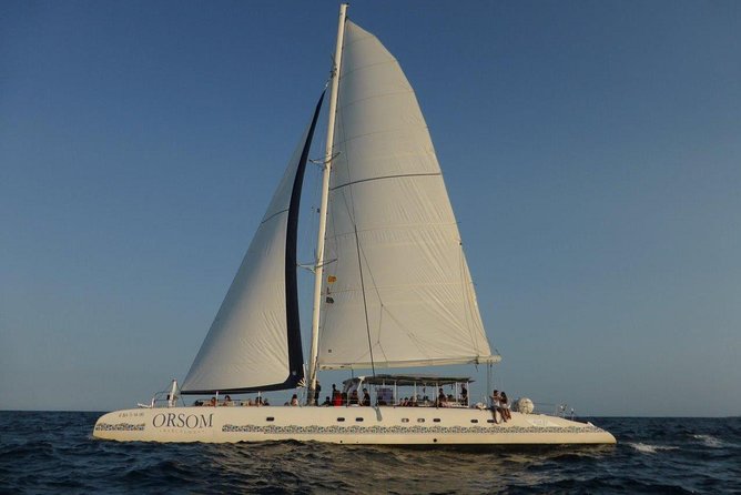 Barcelona Skyline Sailing - Boarding at Portal de la Pau