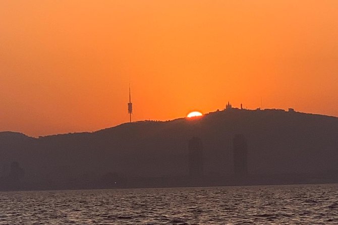 Barcelona Sunset and Day Sailing Cruise - Sunset Timing and the Best Kind of Passenger