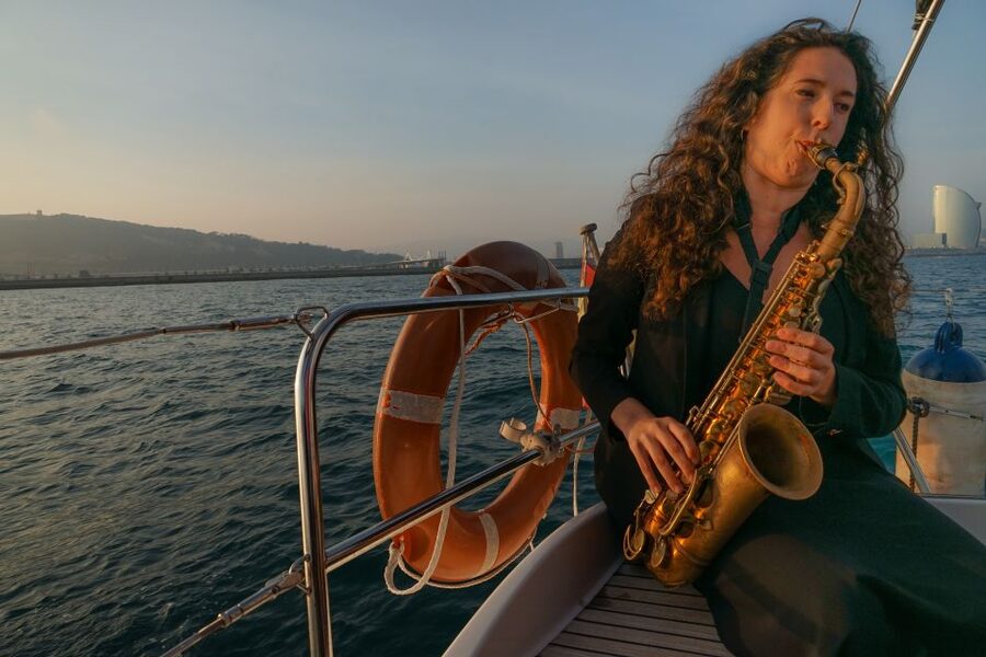 Barcelona: Sunset Live Sax and Sailing Experience with Tapas - Three tapas, not a full dinner