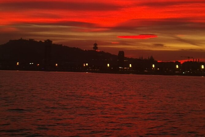 Barcelona Sunset Private Sailing & Live Spanish Guitar & open Bar - Who will enjoy this most
