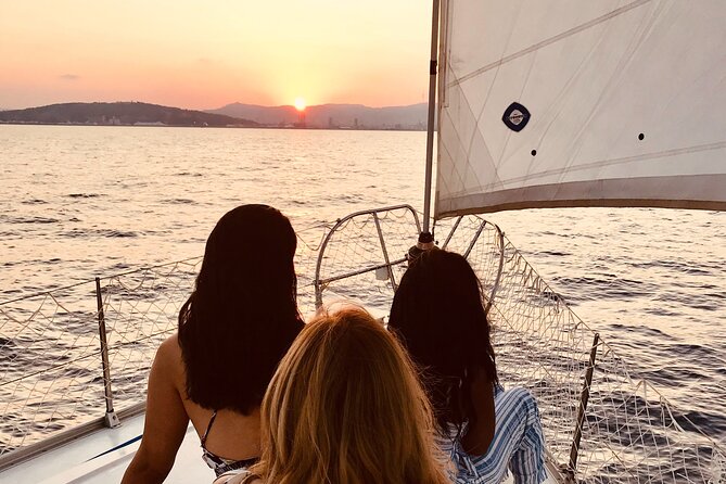 Barcelona Sunset Private Sailing with Live Saxophone and Open bar - Is $600.76 good value?