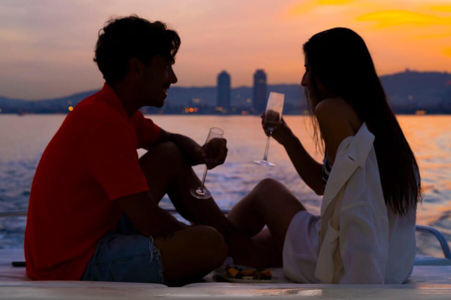 Barcelona: Sunset sailing in yatch with wine and snacks - The bilingual crew and safety basics