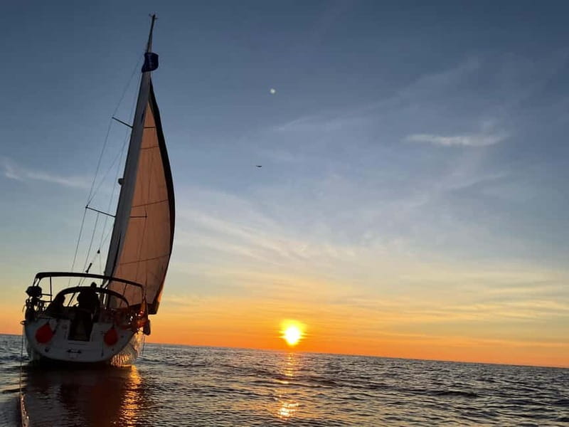 Barcelona Sunset Sailing with Yacht Sashi - From Port Olímpic to the Columbus Monument