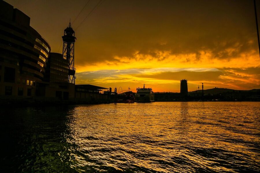 Barcelona: Unique Sunset Sailing Tour with Tapas & Open Bar - A skipper who shapes the evening