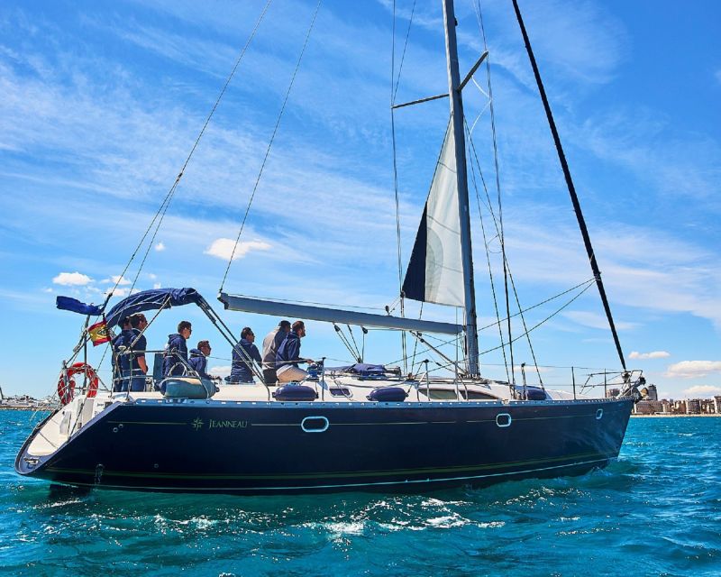 Barefoot: Private sailing cruise in Barcelona - Learn basic sailing or simply enjoy the ride