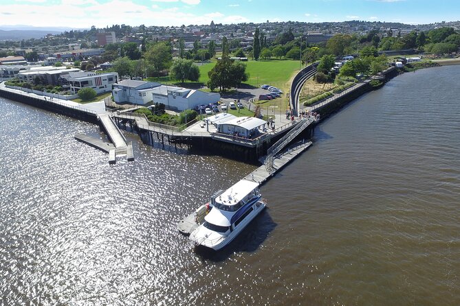 Batman Bridge 4 Hour Luncheon Cruise including sailing into the Cataract Gorge - A slow morning on the Tamar River