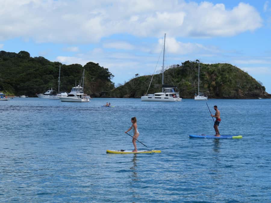 Bay of Islands: Day Sailing Cruise with Island Stop & Lunch - Lunch with a view