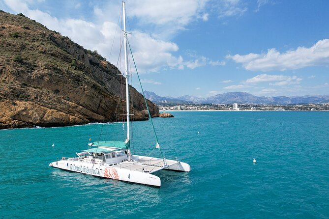 Bay trip in Calpe or Altea with a sailing catamaran - Service quality and the important warning