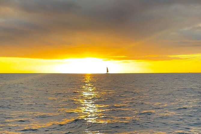 Best Waikiki Sunset Cruise:BYOB Sunset Sail with Swimming - Passing the Royal Hawaiian Hotel and Magic Island