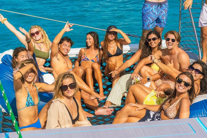Board from Waikiki Beach for Aloha Hour Sail on Hāwea Catamaran - Sailing toward Waikiki and Leahi