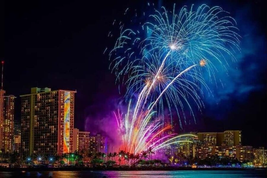 Board from Waikiki Beach: Friday Night Fireworks sail - Meeting behind the Duke Kahanamoku Statue