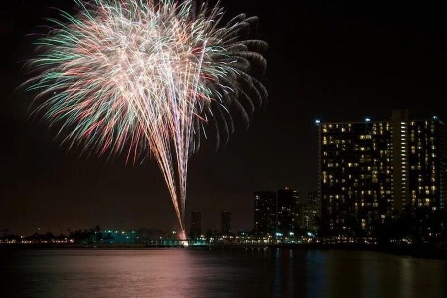 Board from Waikiki Beach: Friday Night Fireworks sail - The fireworks from a front-row position