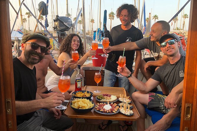 Boat Tour with Drink and Picoteo, Barcelona - What the small group changes