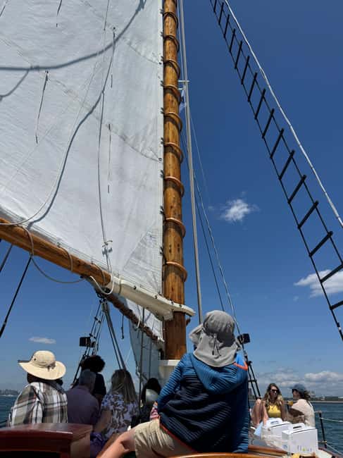 Boston: Sunday Pastry & Prosecco Sail on Boston Harbor - Drinks, mimosas, and the price question