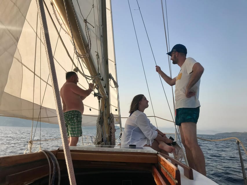 Bretagne Brest : Private Sailing charter Mer d’Iroise - Looking for seals and dolphins