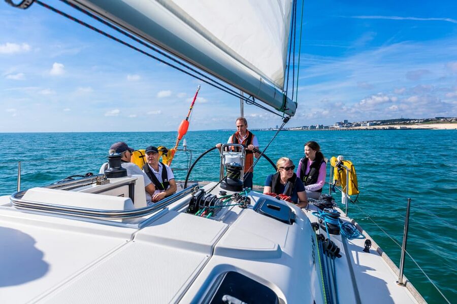 Brighton: Sailing Trip with Drinks - What to wear and bring