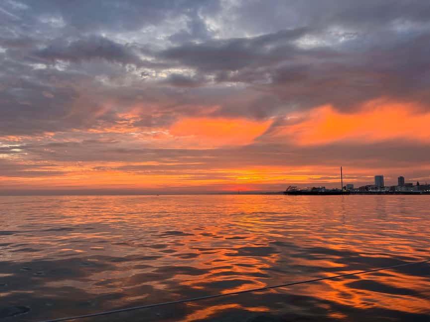 Brighton: Sunset Sailing Cruise with a Glass of Wine - What the $101 price gets you