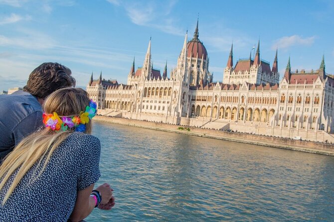 Budapest Sip and Sail Danube Cruise with Unlimited Prosecco - Seating, comfort, and crowd levels