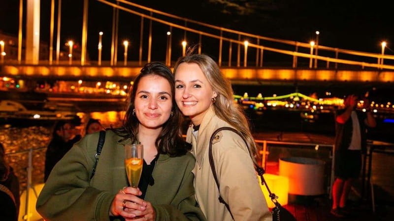 Budapest: Sip and Sail River Cruise with Unlimited Prosecco - Should you book it?