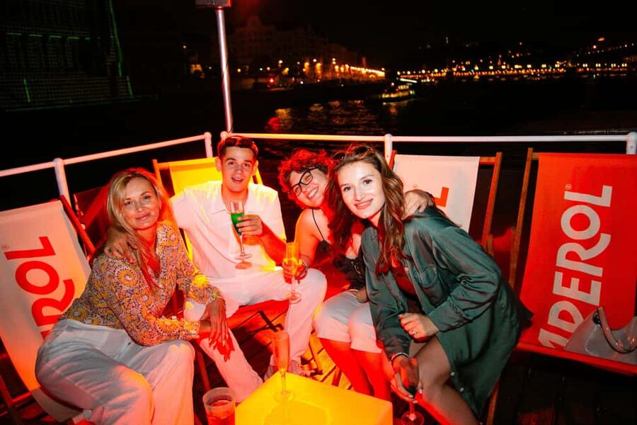 Budapest: Sip & Sail Danube Cruise with Prosecco Cocktails - What kind of Danube cruise is this?