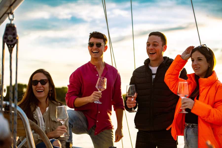 Buenos Aires Sailing Tour with Wine Tasting - Who should book this Buenos Aires sailing tour?