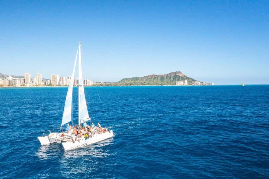 BYOB Weekend Sightseeing Sail towards Diamond Head - Sailing past Waikiki toward the South Shore